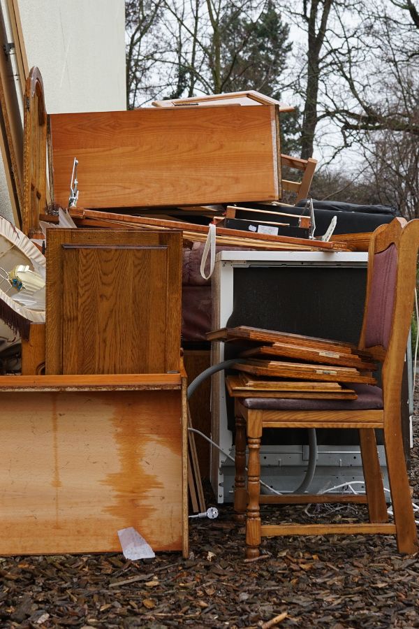 Entrümpelung Düsseldorf - Fares Entrümpelungsservice - Düsseldorf - Entrümpelung - Haushaltsauflösung - Betriebsauflösung - Transporte - Umzüge